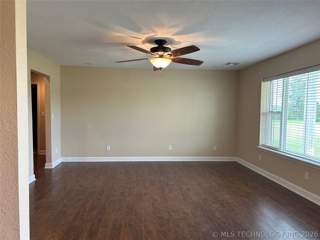 10816 W Highway 9 Highway, Whitefield, OK 74472