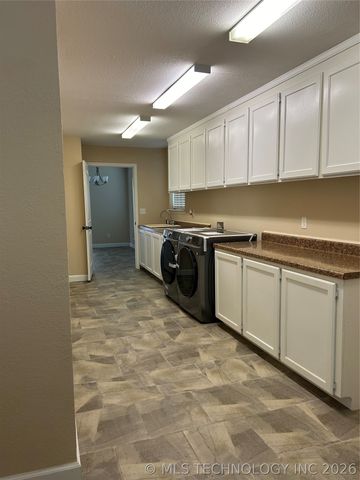 10816 W Highway 9 Highway, Whitefield, OK 74472