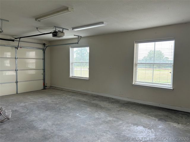 10816 W Highway 9 Highway, Whitefield, OK 74472