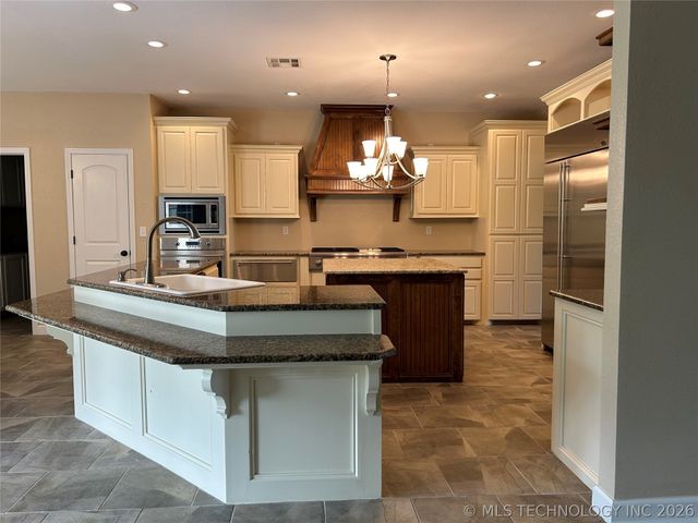 10816 W Highway 9 Highway, Whitefield, OK 74472