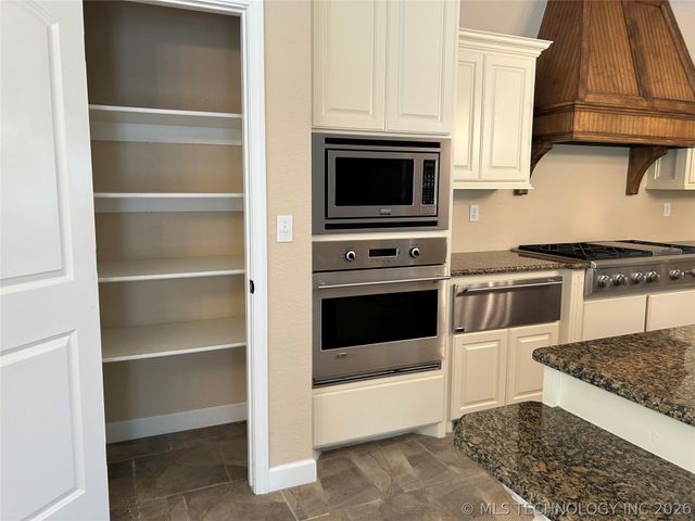 10816 W Highway 9 Highway, Whitefield, OK 74472