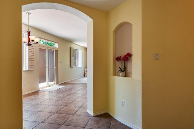 3919 Fox Sparrow Trail NW, Albuquerque, NM 87120