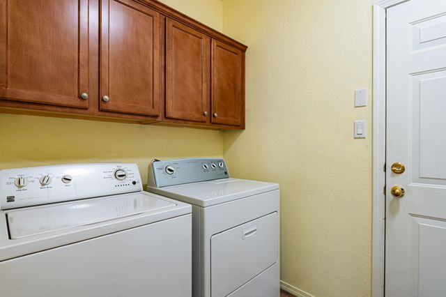 3919 Fox Sparrow Trail NW, Albuquerque, NM 87120