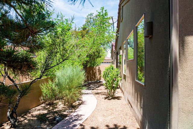 3919 Fox Sparrow Trail NW, Albuquerque, NM 87120
