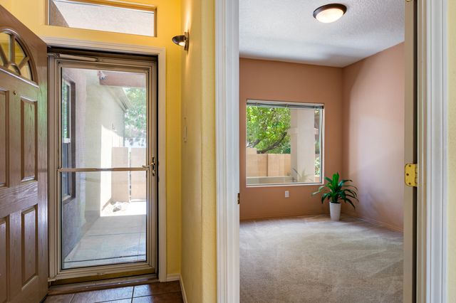 3919 Fox Sparrow Trail NW, Albuquerque, NM 87120