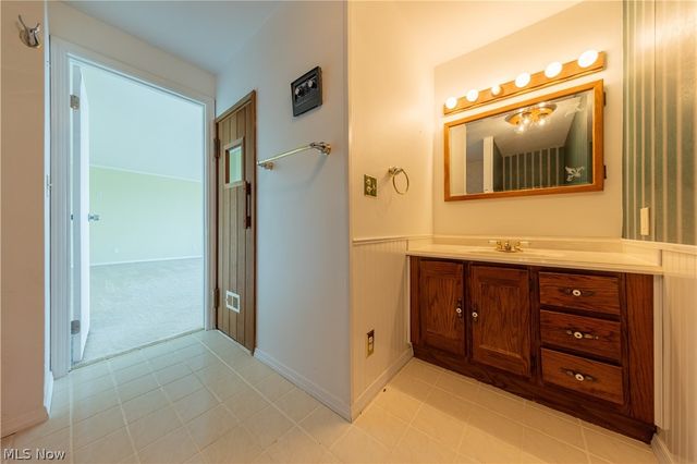 38847 Sunset Trail, Willoughby, OH 44094