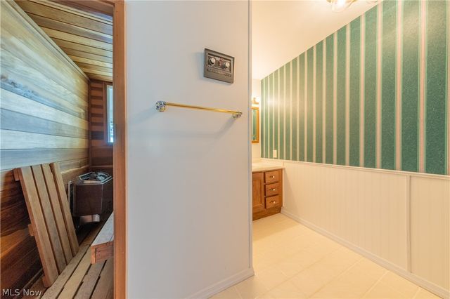 38847 Sunset Trail, Willoughby, OH 44094