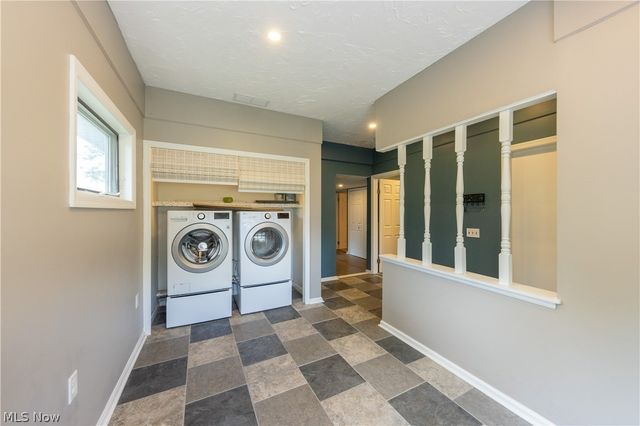 38847 Sunset Trail, Willoughby, OH 44094