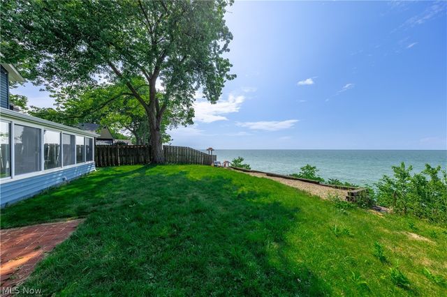 38847 Sunset Trail, Willoughby, OH 44094