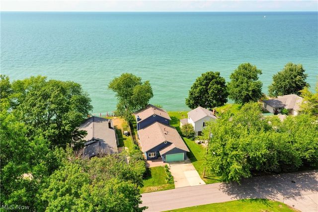 38847 Sunset Trail, Willoughby, OH 44094