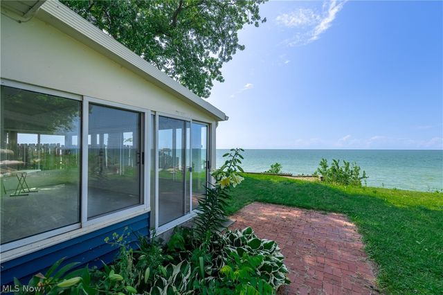 38847 Sunset Trail, Willoughby, OH 44094