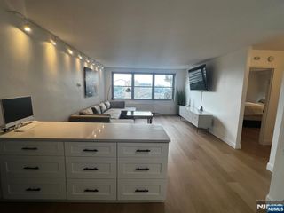 2100 Linwood Avenue 9P, Fort Lee, NJ 07024