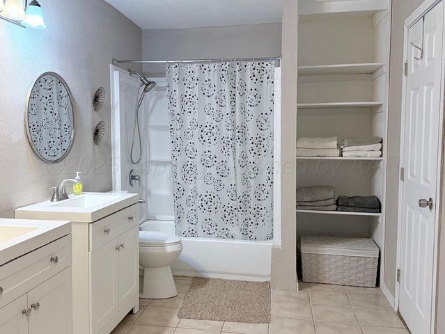 222 NW 11th Street, Dimmitt, TX 79027