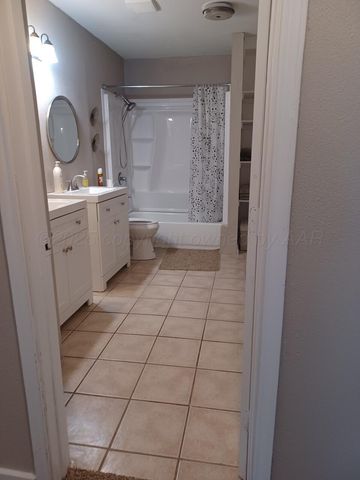 222 NW 11th Street, Dimmitt, TX 79027