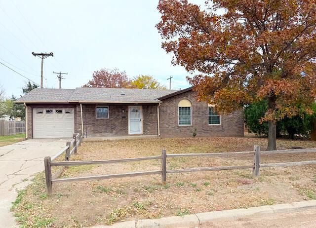 222 NW 11th Street, Dimmitt, TX 79027