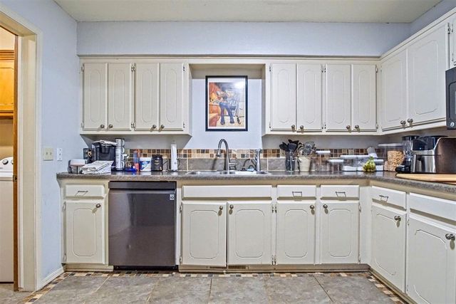 2404 Big Horn, Edmond, OK 73012