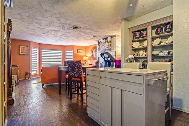 2404 Big Horn, Edmond, OK 73012