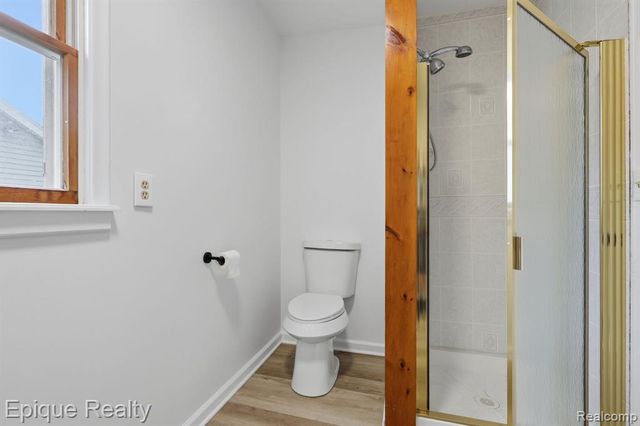 22095 Elmwood Avenue, Eastpointe, MI 48021