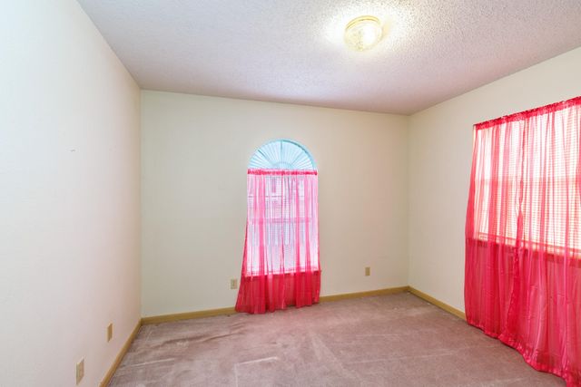 806 Saint Michael ST, Gonzales, TX 78629