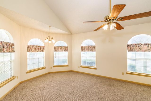 806 Saint Michael ST, Gonzales, TX 78629