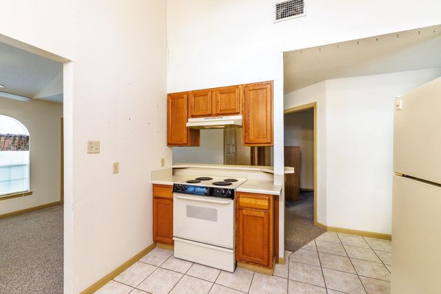 806 Saint Michael ST, Gonzales, TX 78629