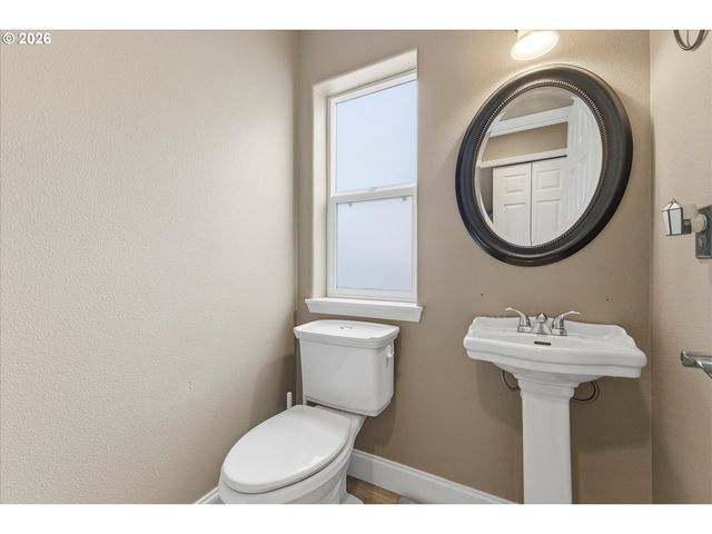 34660 GLACIER Ave, St Helens, OR 97051