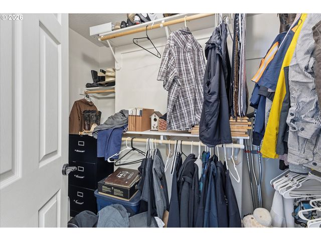 34660 GLACIER Ave, St Helens, OR 97051