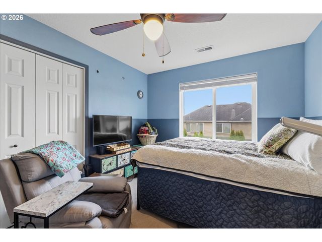 34660 GLACIER Ave, St Helens, OR 97051