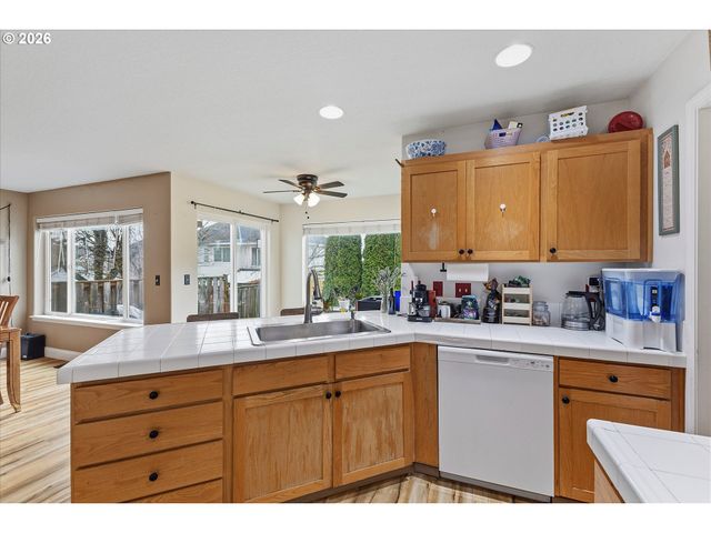 34660 GLACIER Ave, St Helens, OR 97051