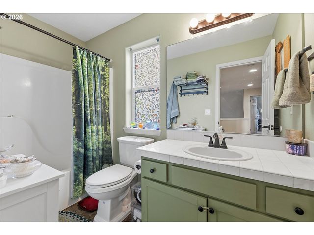 34660 GLACIER Ave, St Helens, OR 97051