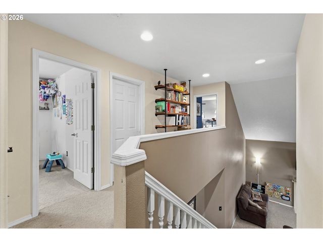 34660 GLACIER Ave, St Helens, OR 97051