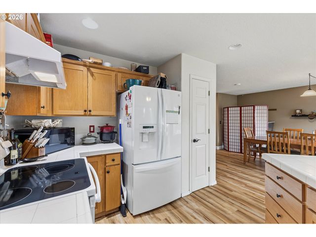 34660 GLACIER Ave, St Helens, OR 97051