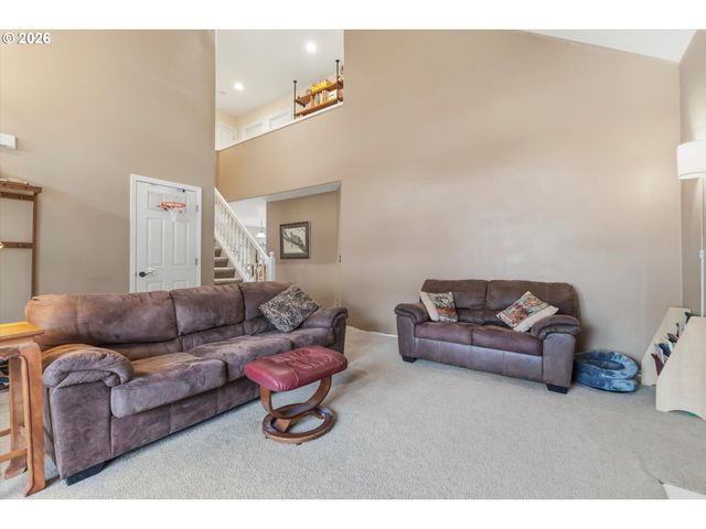 34660 GLACIER Ave, St Helens, OR 97051