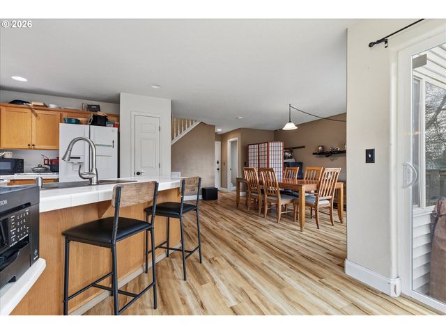 34660 GLACIER Ave, St Helens, OR 97051