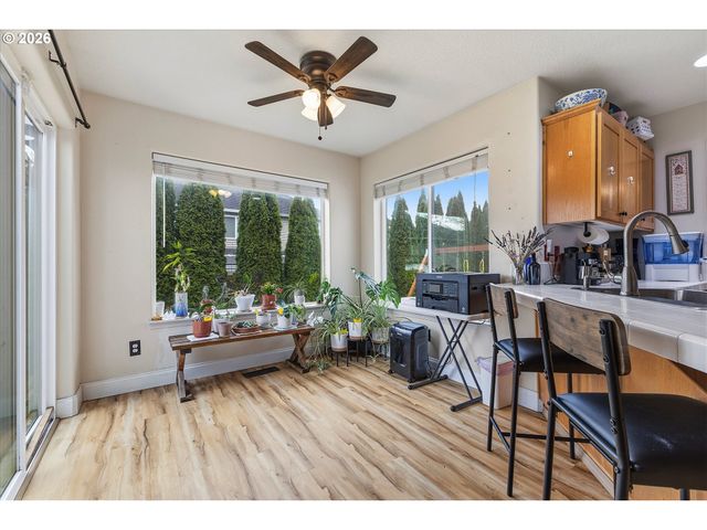 34660 GLACIER Ave, St Helens, OR 97051