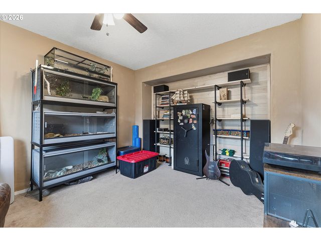 34660 GLACIER Ave, St Helens, OR 97051