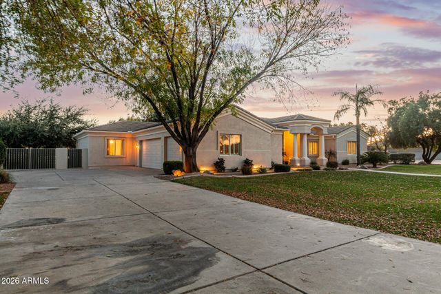 19855 E SONOQUI Boulevard, Queen Creek, AZ 85142