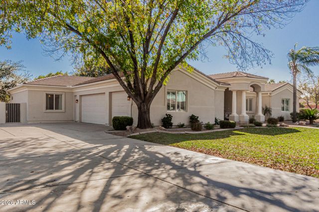 19855 E SONOQUI Boulevard, Queen Creek, AZ 85142