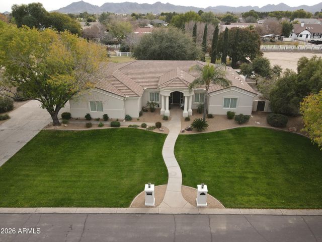 19855 E SONOQUI Boulevard, Queen Creek, AZ 85142