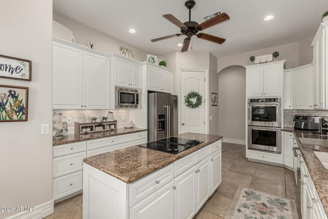 19855 E SONOQUI Boulevard, Queen Creek, AZ 85142