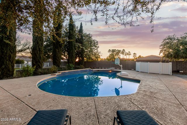 19855 E SONOQUI Boulevard, Queen Creek, AZ 85142