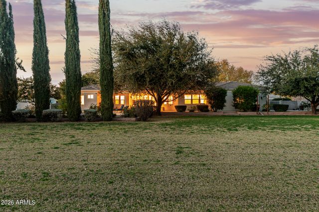 19855 E SONOQUI Boulevard, Queen Creek, AZ 85142