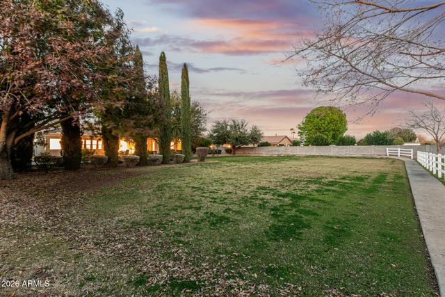 19855 E SONOQUI Boulevard, Queen Creek, AZ 85142