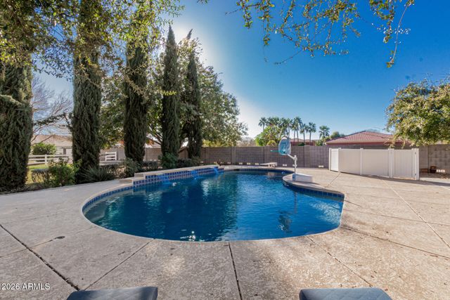 19855 E SONOQUI Boulevard, Queen Creek, AZ 85142