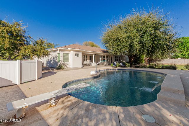 19855 E SONOQUI Boulevard, Queen Creek, AZ 85142