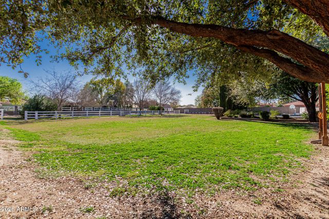 19855 E SONOQUI Boulevard, Queen Creek, AZ 85142