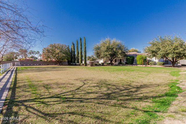 19855 E SONOQUI Boulevard, Queen Creek, AZ 85142