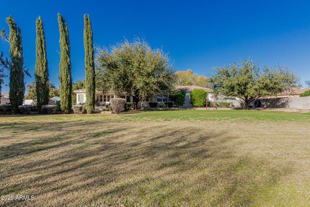 19855 E SONOQUI Boulevard, Queen Creek, AZ 85142