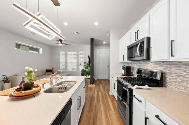 8013 Mellencamp DR, Austin, TX 78744