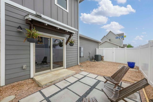 8013 Mellencamp DR, Austin, TX 78744